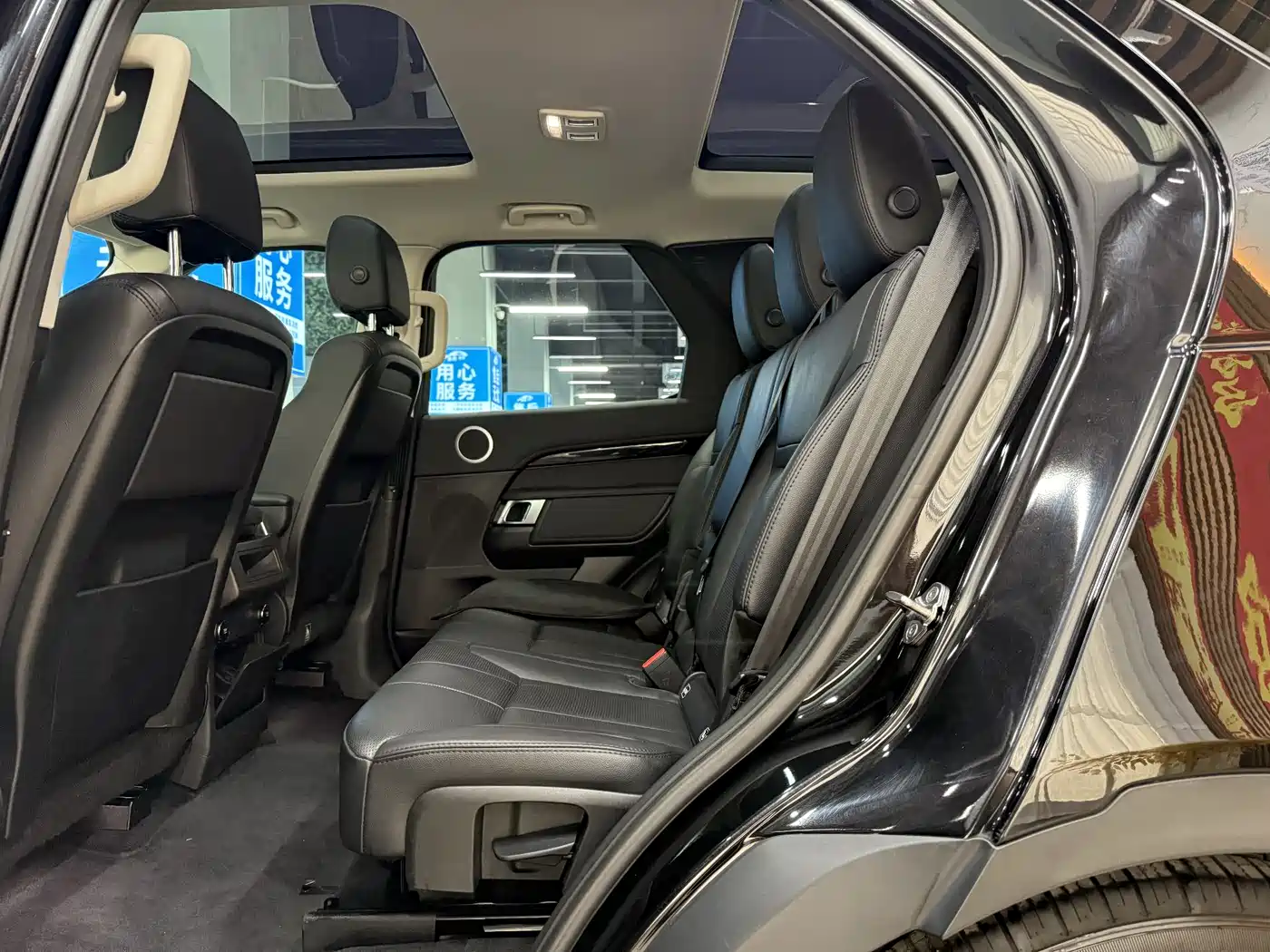 Land Rover Discovery 2019 3.0 SC V6 SE фото 11