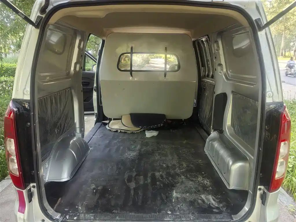 Wuling Motors Wuling Hongguang V 2025 2022 1.5L Dynamic Edition Windowless Van Hydraulic Power Steering LAR