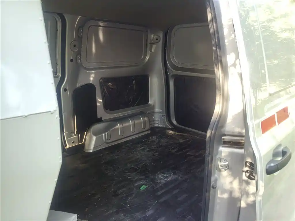 Wuling Motors Wuling Hongguang V 2025 2022 1.5L Dynamic Edition Windowless Van Hydraulic Power Steering LAR