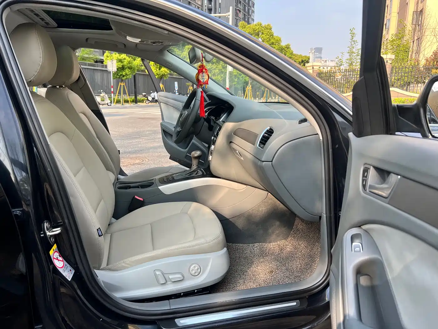 Audi A4L 2013 30 TFSI Automatic Comfort фото 13