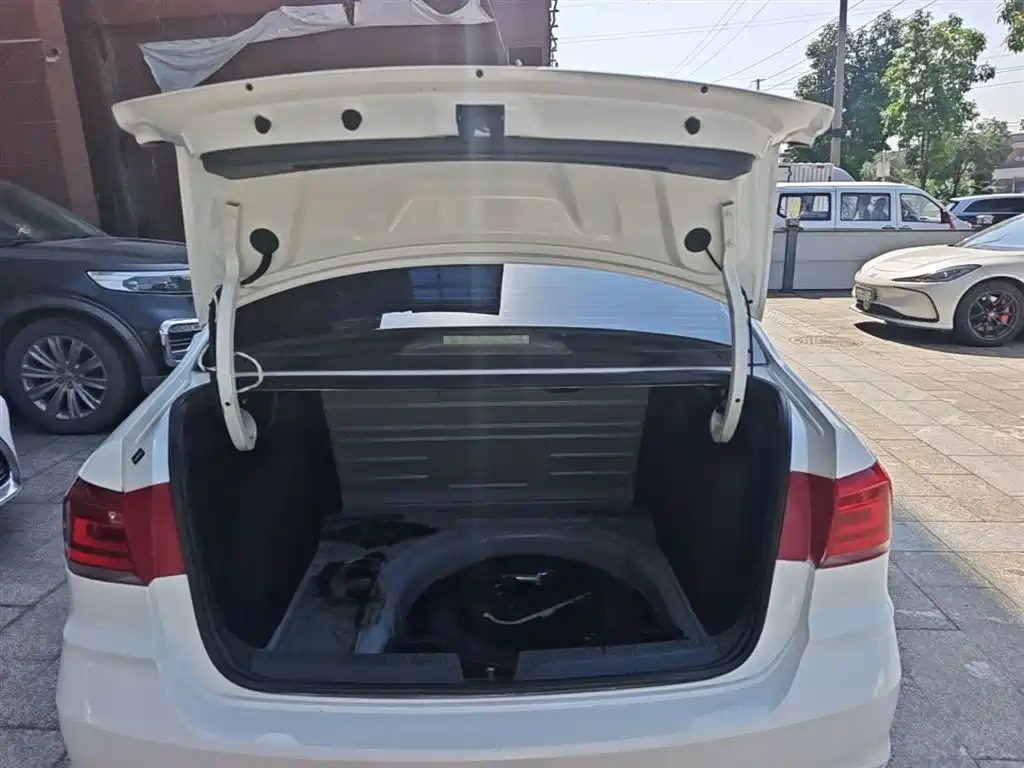 Volkswagen Santana 2018 1.5L Manual Trend Edition фото 19