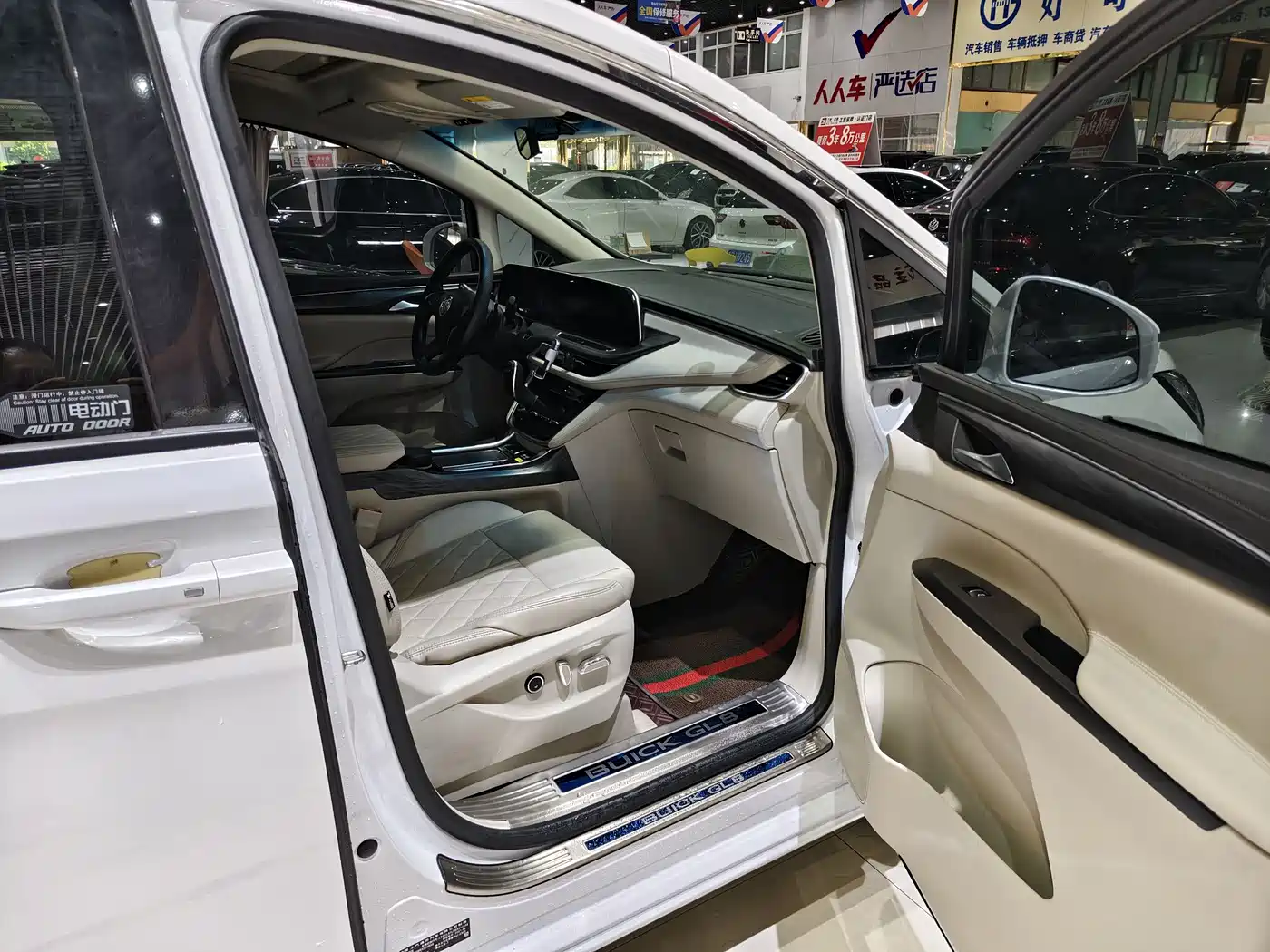 Buick GL8 2021 ES Landlord 653T Comfort фото 11