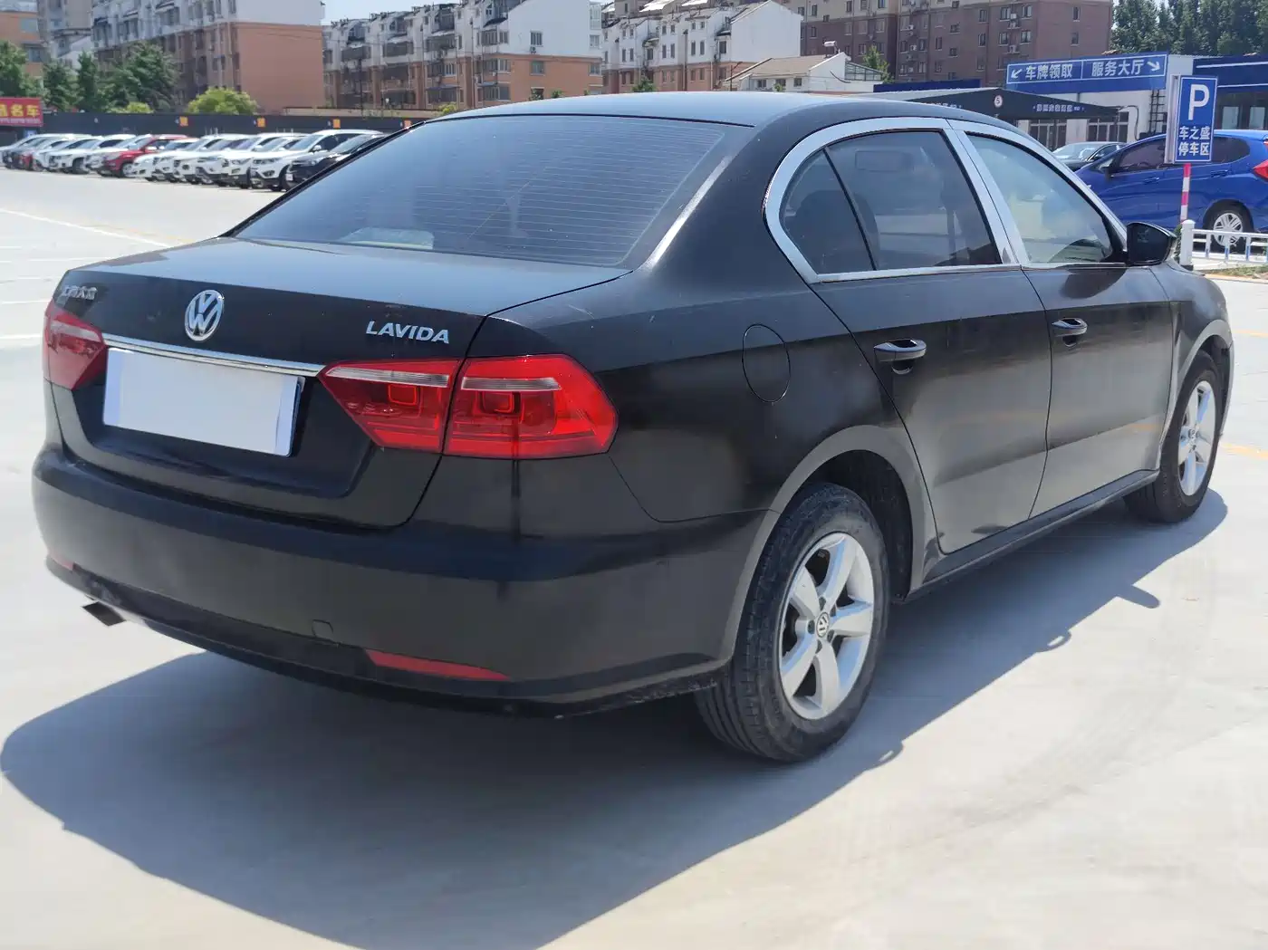 Volkswagen Lavida 2013 Facelift Classic 1.6L Manual Trend фото 8