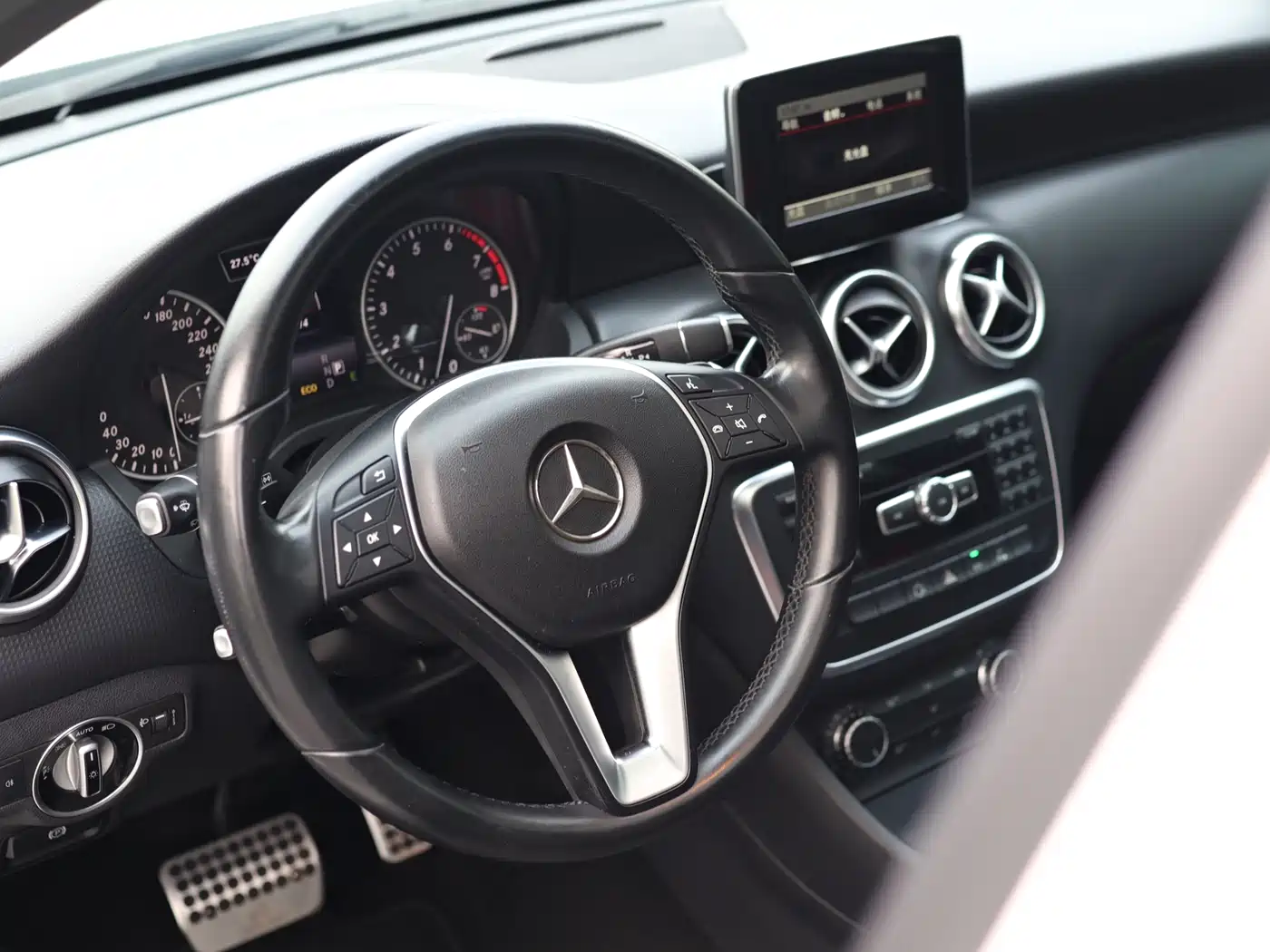 Mercedes-Benz A-Class (Import) 2015 A 180 фото 16