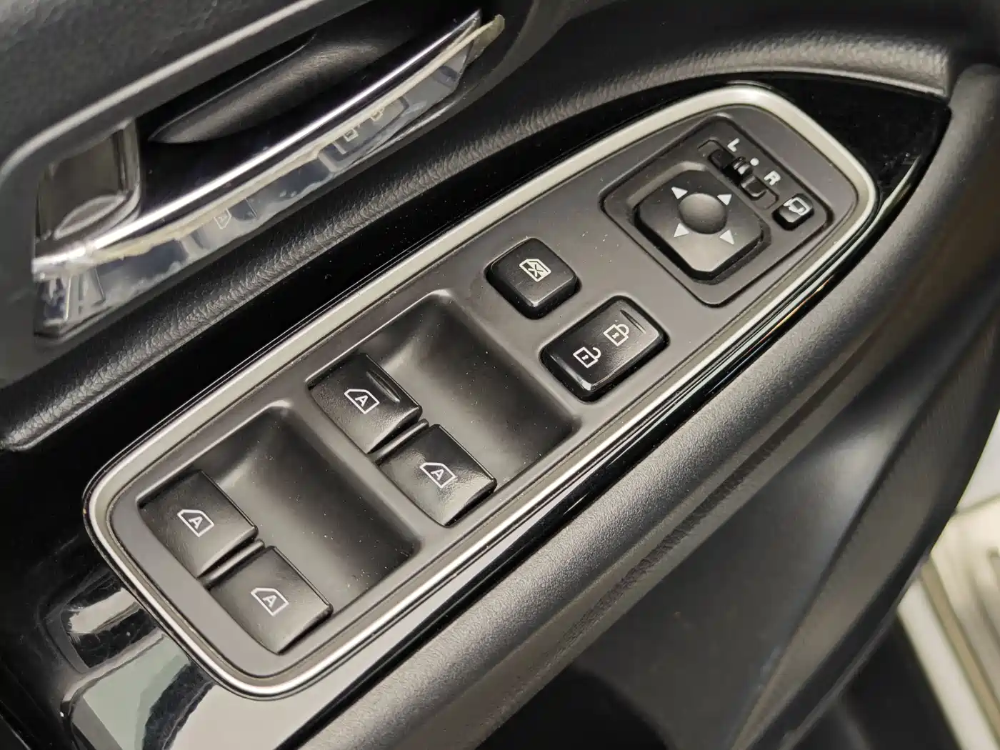Mitsubishi Outlander 2019 2.0L 2WD Enjoy 5-Seater China VI фото 10