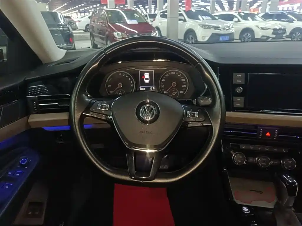 Volkswagen Passat New Energy 2019 430PHEV Hybrid Luxury Edition фото 11