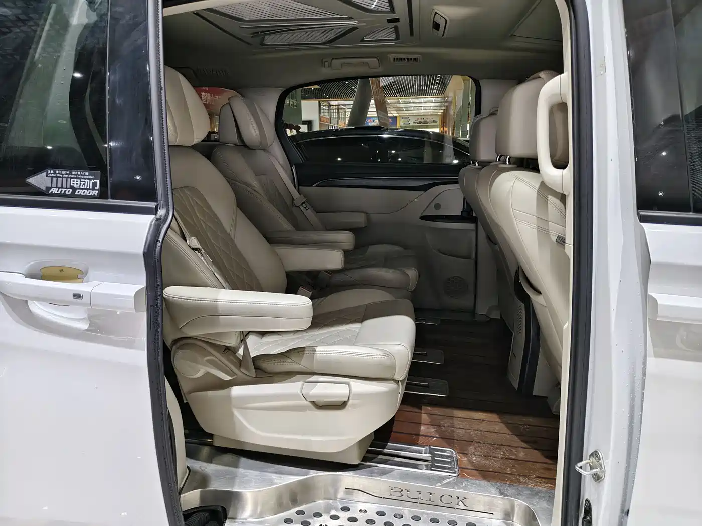 Buick GL8 2021 ES Landlord 653T Comfort фото 12