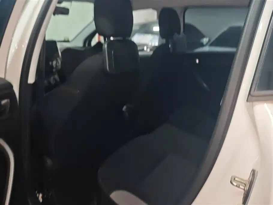 Peugeot 2008 2014 1.6L Automatic Trend Edition фото 11