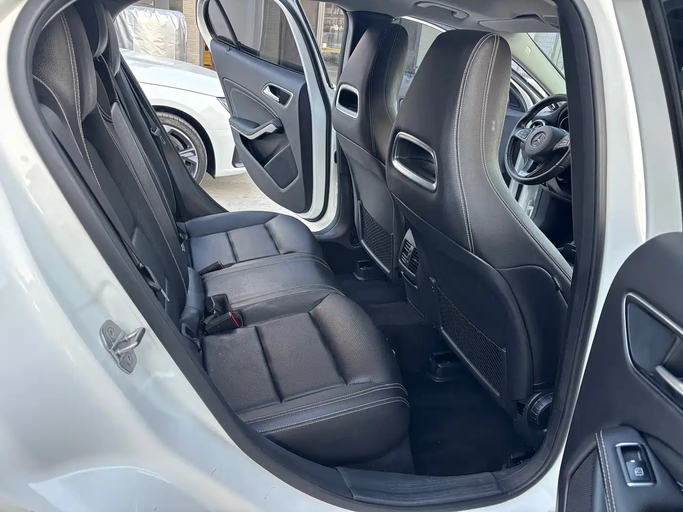Mercedes-Benz GLA 2018 GLA 200 Dynamic фото 10