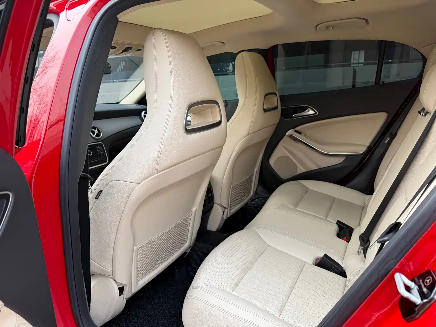 Mercedes-Benz GLA 2016 GLA 200 Dynamic фото 8