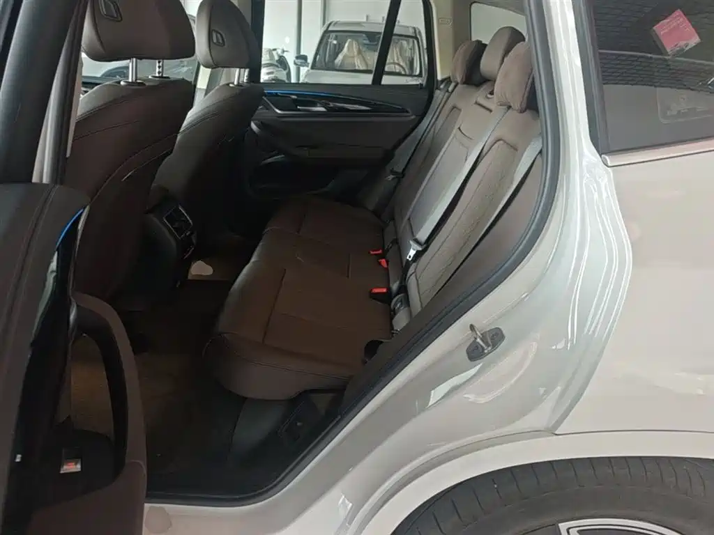 BMW iX3 2022 Facelift Leading Model фото 17