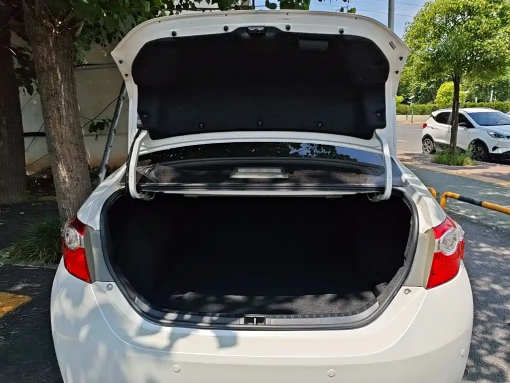 Toyota Levin 2014 1.6G CVT Elite Edition фото 19