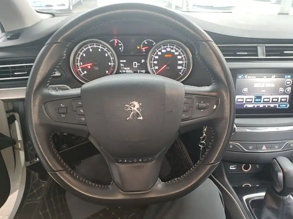Peugeot 408 2016 1.6T Automatic Luxury Edition фото 11