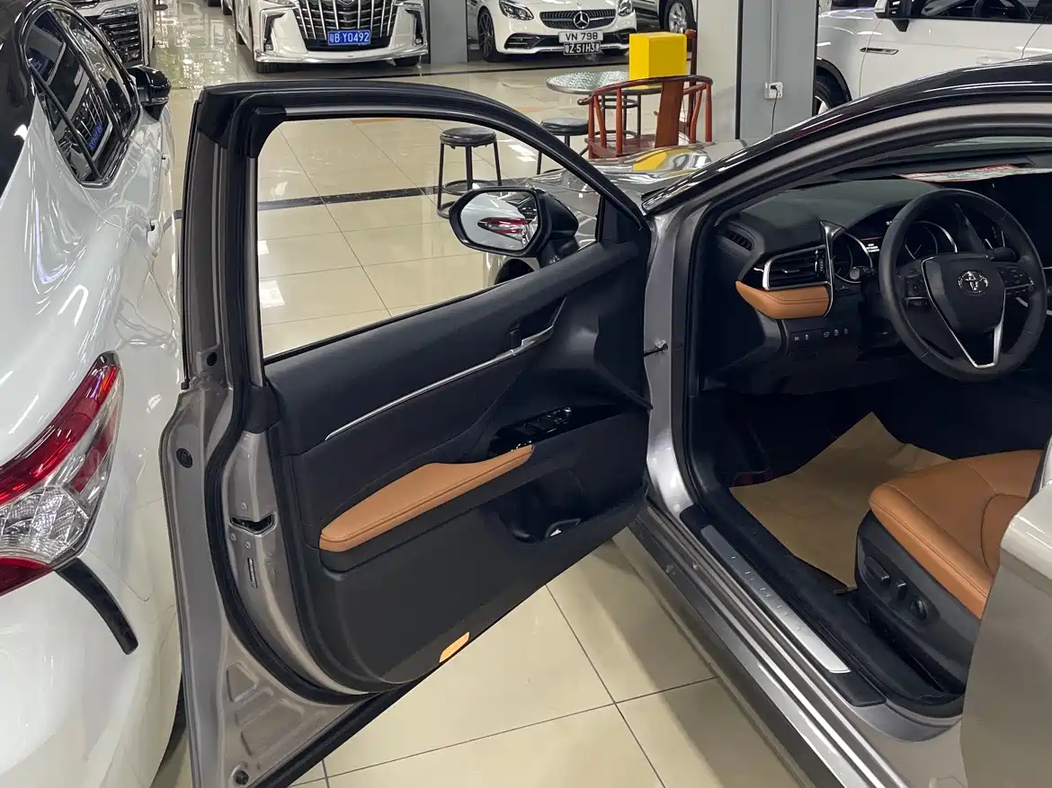 Toyota Camry 2021 2.0G Luxury Edition фото 13
