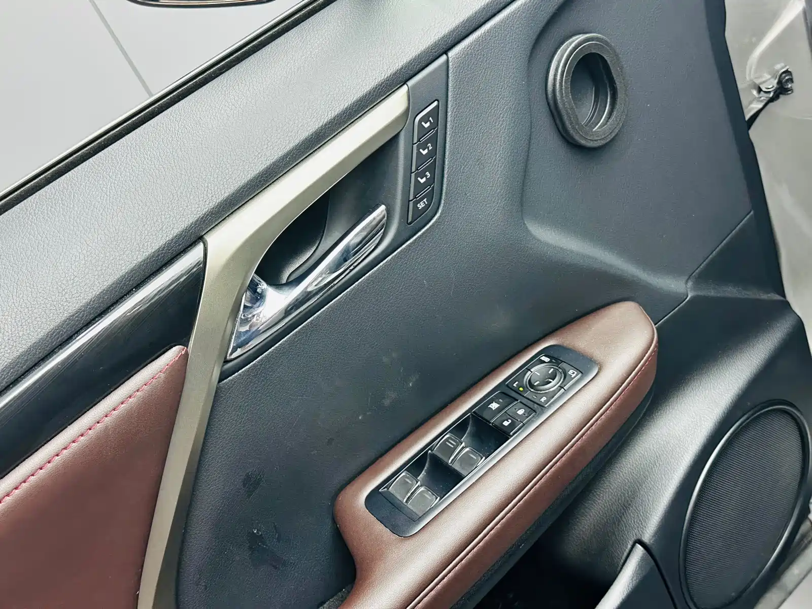Фото 8 - Lexus RX