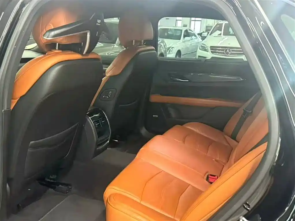 Cadillac CT6 2016 28T Leading фото 7