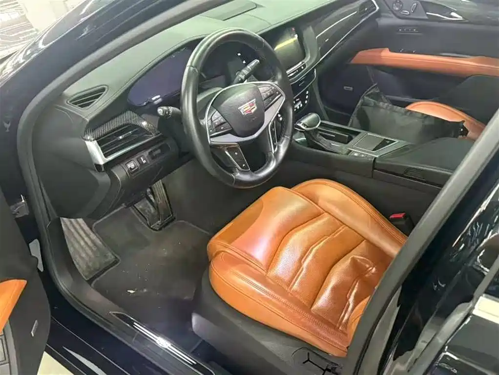 Cadillac CT6 2016 28T Leading фото 4
