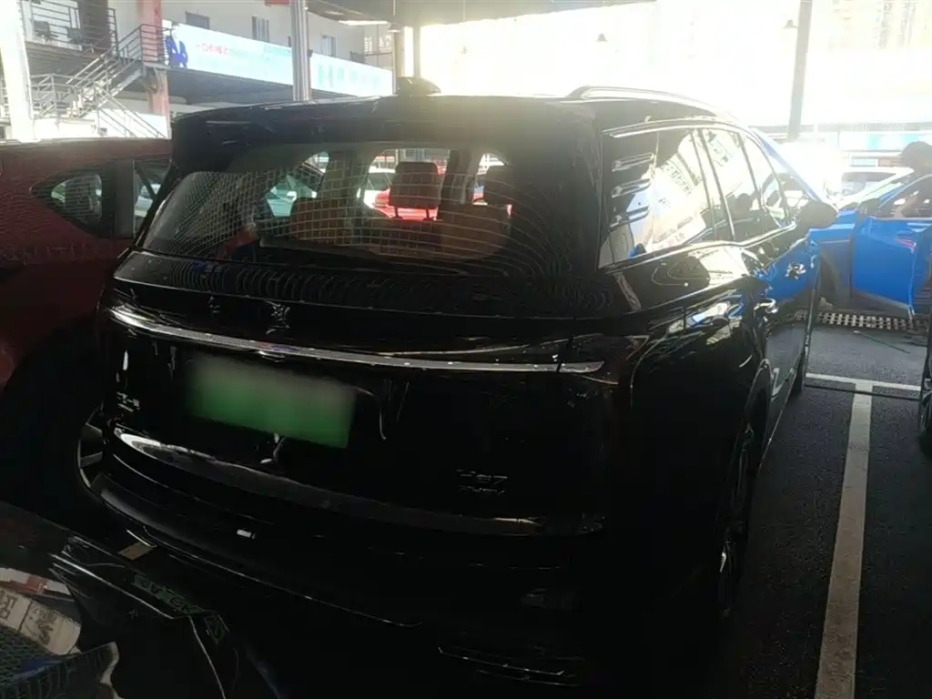 Hongqi HS7 PHEV 2025 2.0T PHEV 4WD 6-Seater Commemorative Edition фото 7
