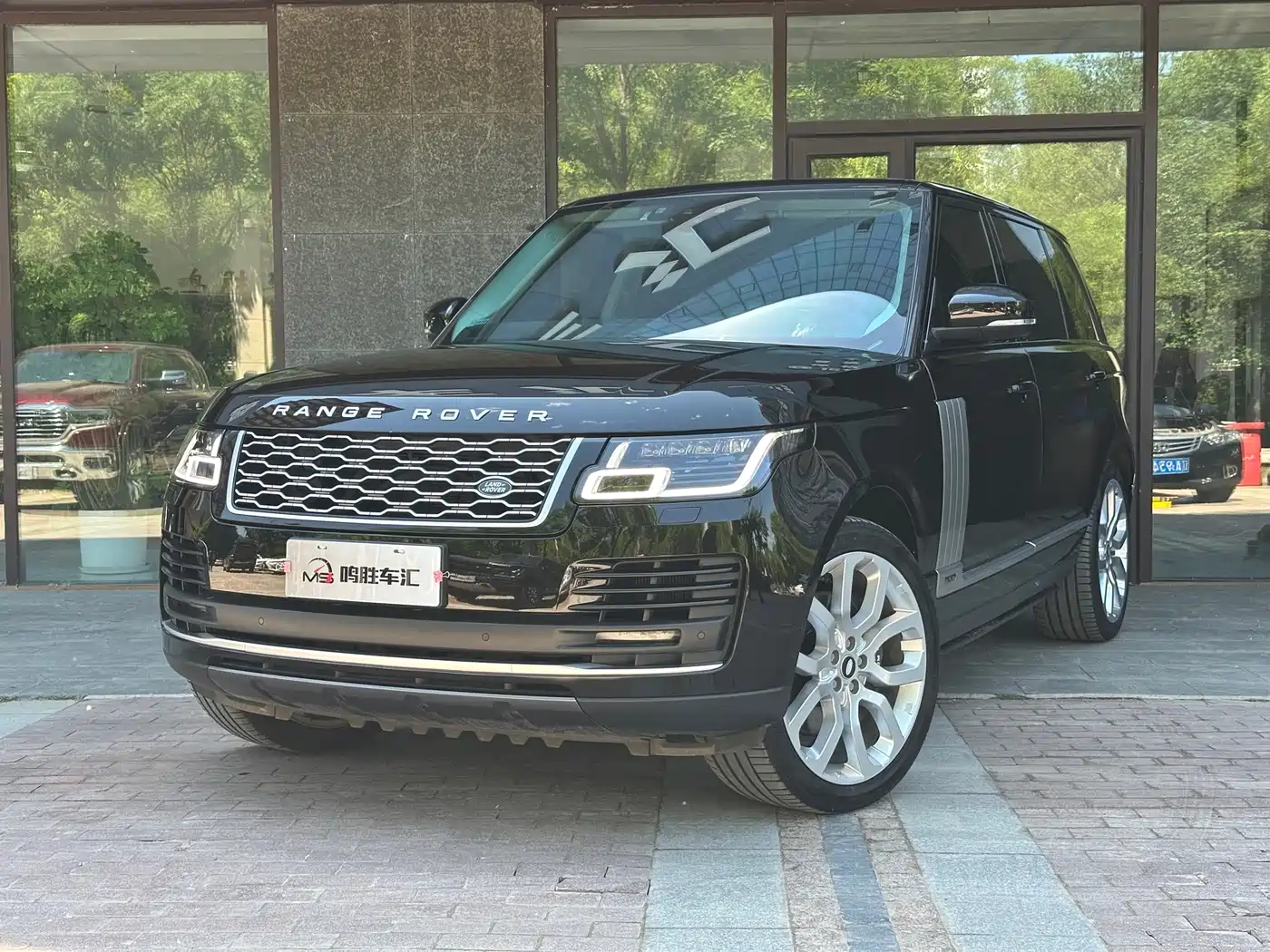 Land Rover Range Rover 2022 3.0 L6 400PS Heritage Extended Classic Edition