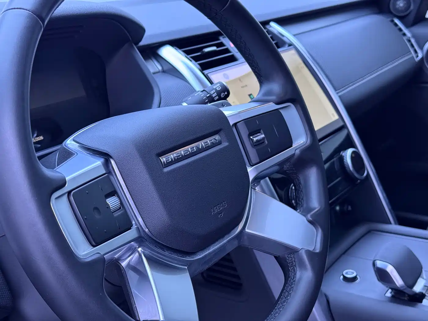 Land Rover Discovery 2023 360PS R-Dynamic SE фото 9
