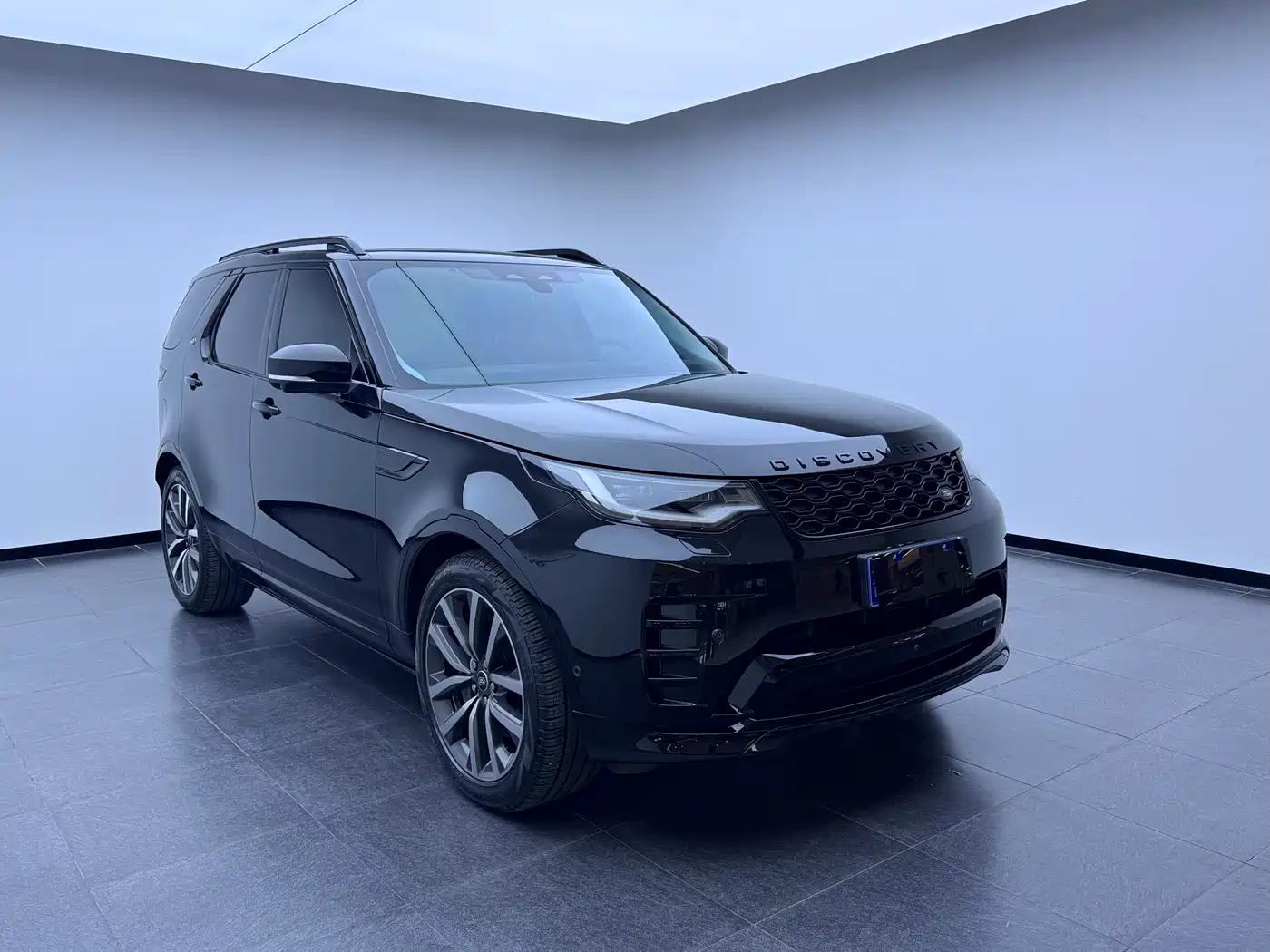 Land Rover Discovery 2023 360PS R-Dynamic SE фото 5