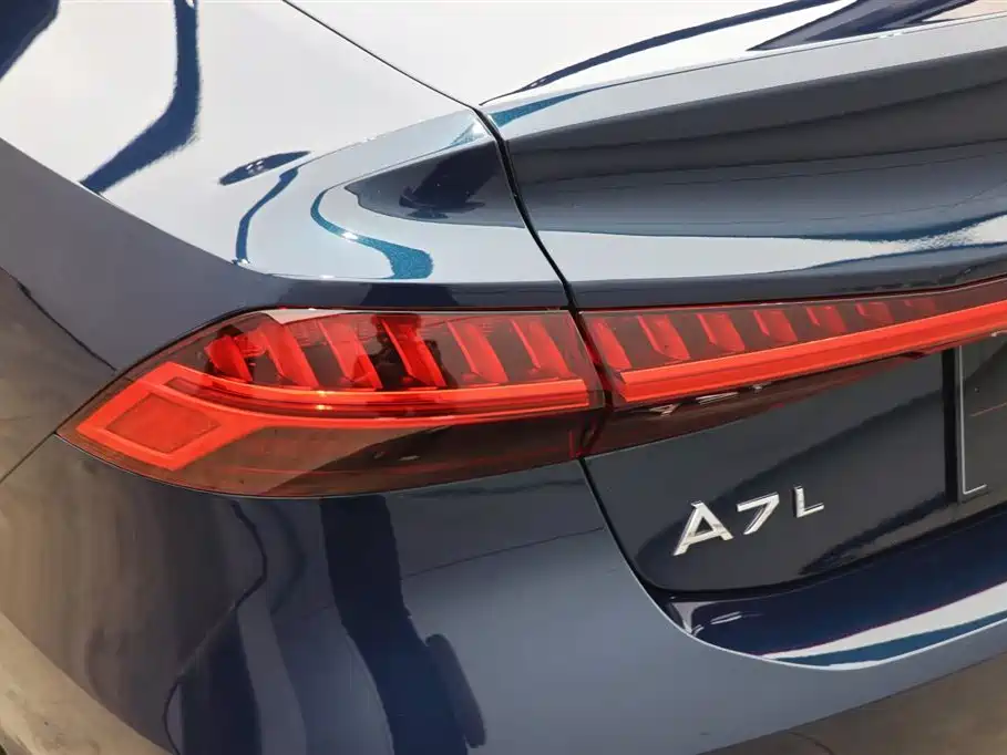 Audi A7L 2024 45 TFSI quattro Premium Luxury фото 30