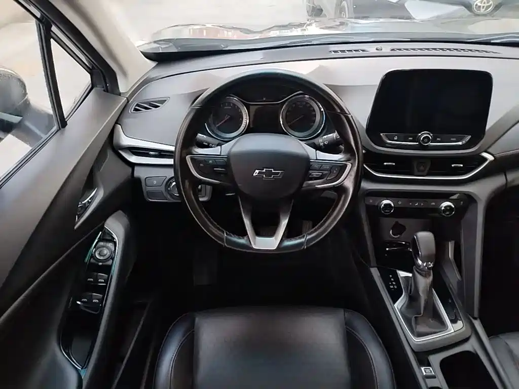 Photo 11 - Chevrolet Volando