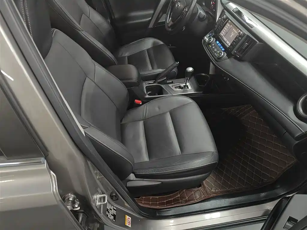 Toyota RAV4 Rongfang 2016 2.0L CVT 2WD Smart (China V) фото 20