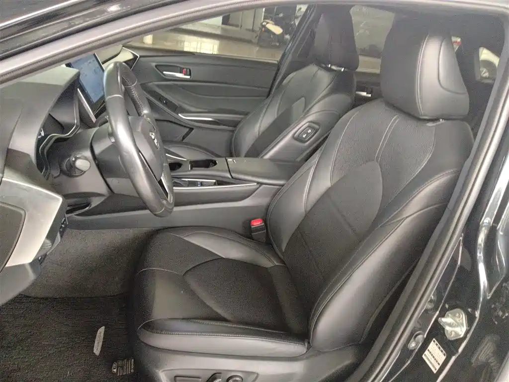 Toyota Avalon 2022 2.0L Luxury Edition фото 15