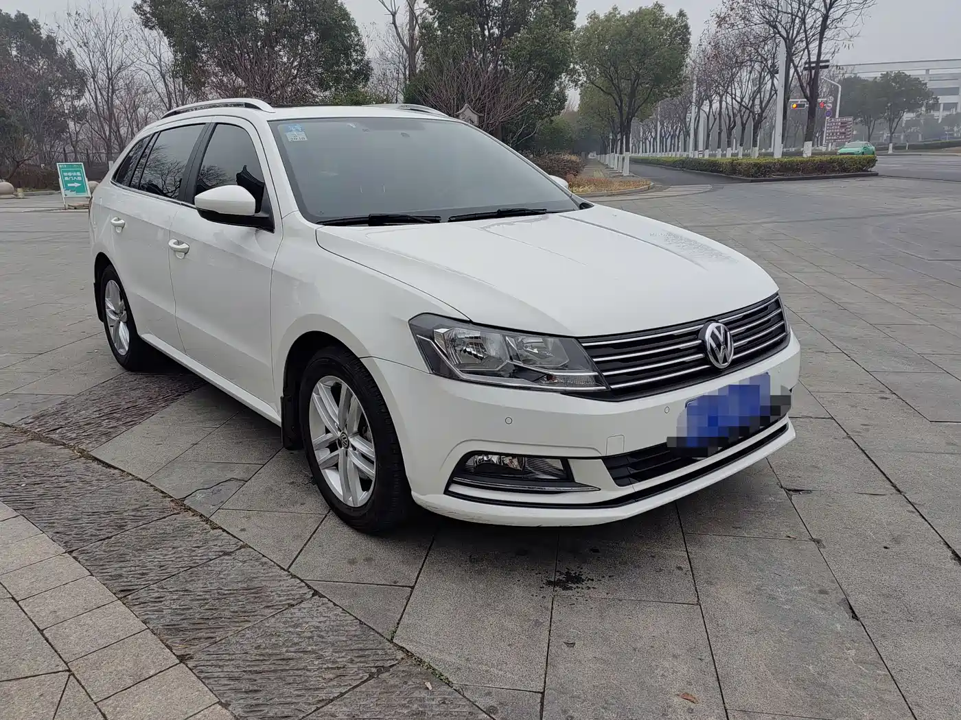 Volkswagen Lavida Tour 2017 230TSI DSG Comfort Edition фото 4