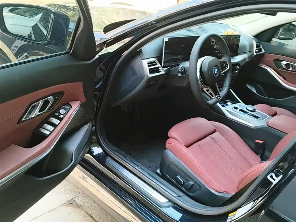 BMW i3 2025 eDrive 35 L фото 16