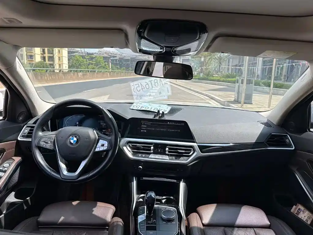 BMW 3 Series 2022 320i Sport Package фото 4