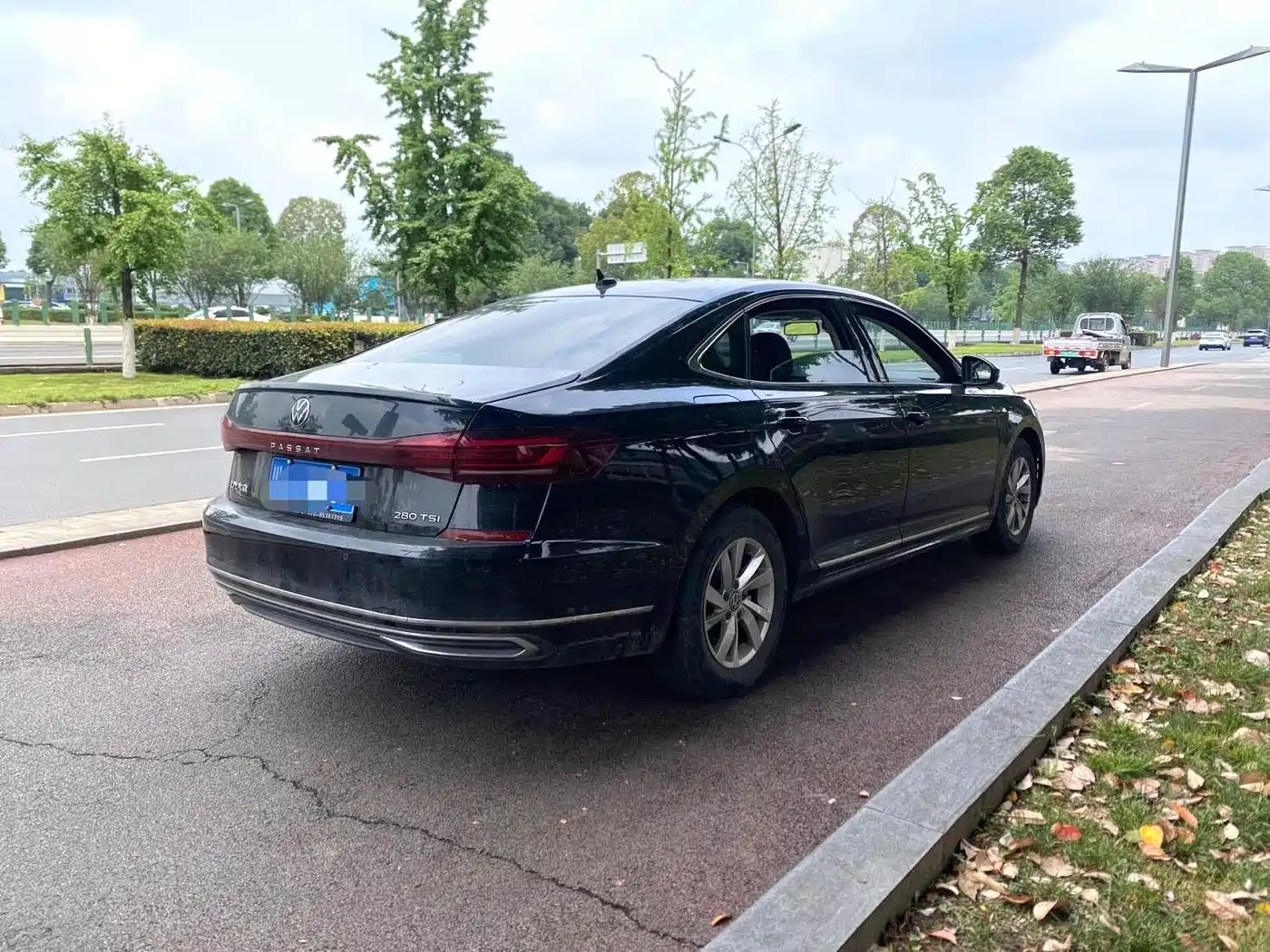 Volkswagen Passat 2022 280TSI Business Edition фото 8