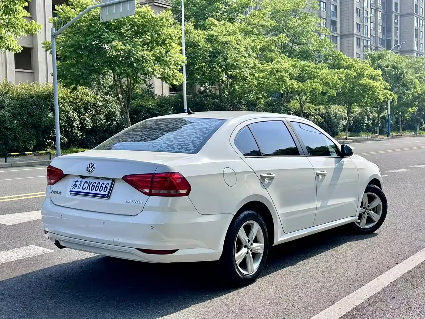 Volkswagen Lavida 2017 1.6L Automatic Trend Edition фото 8