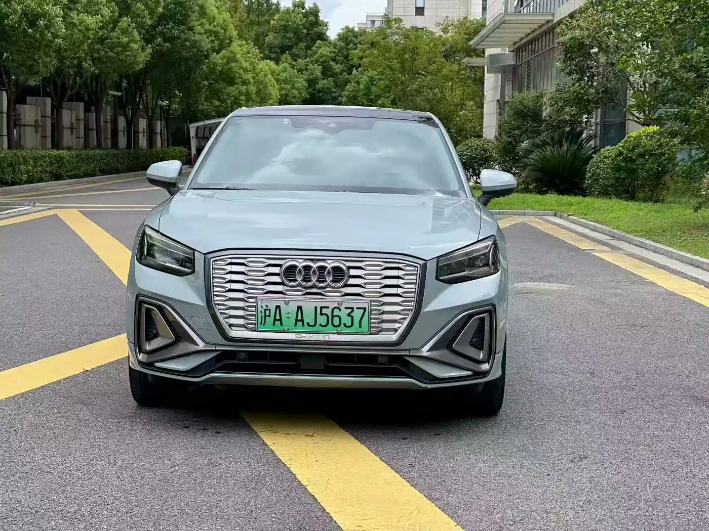2022 Audi Q2L e-tron