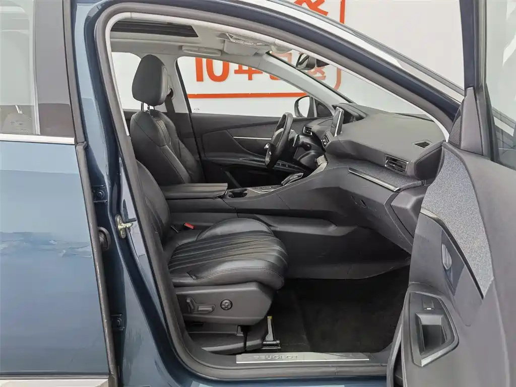 Peugeot 5008 2017 380THP 7-seat Luxury Edition фото 23