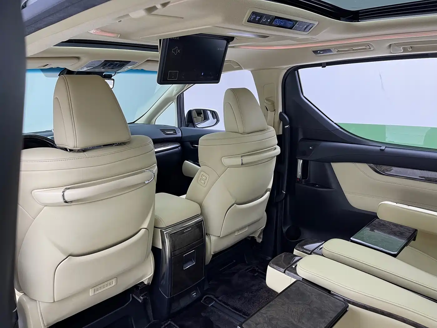 Toyota Vellfire 2021 2020 Twin Engine 2.5L HV Premium Edition