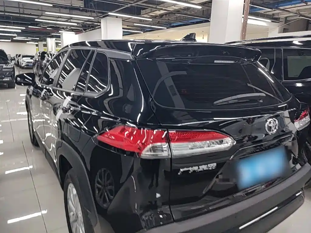Toyota Frontlander 2024 2.0L CVT Elite Plus Edition фото 5
