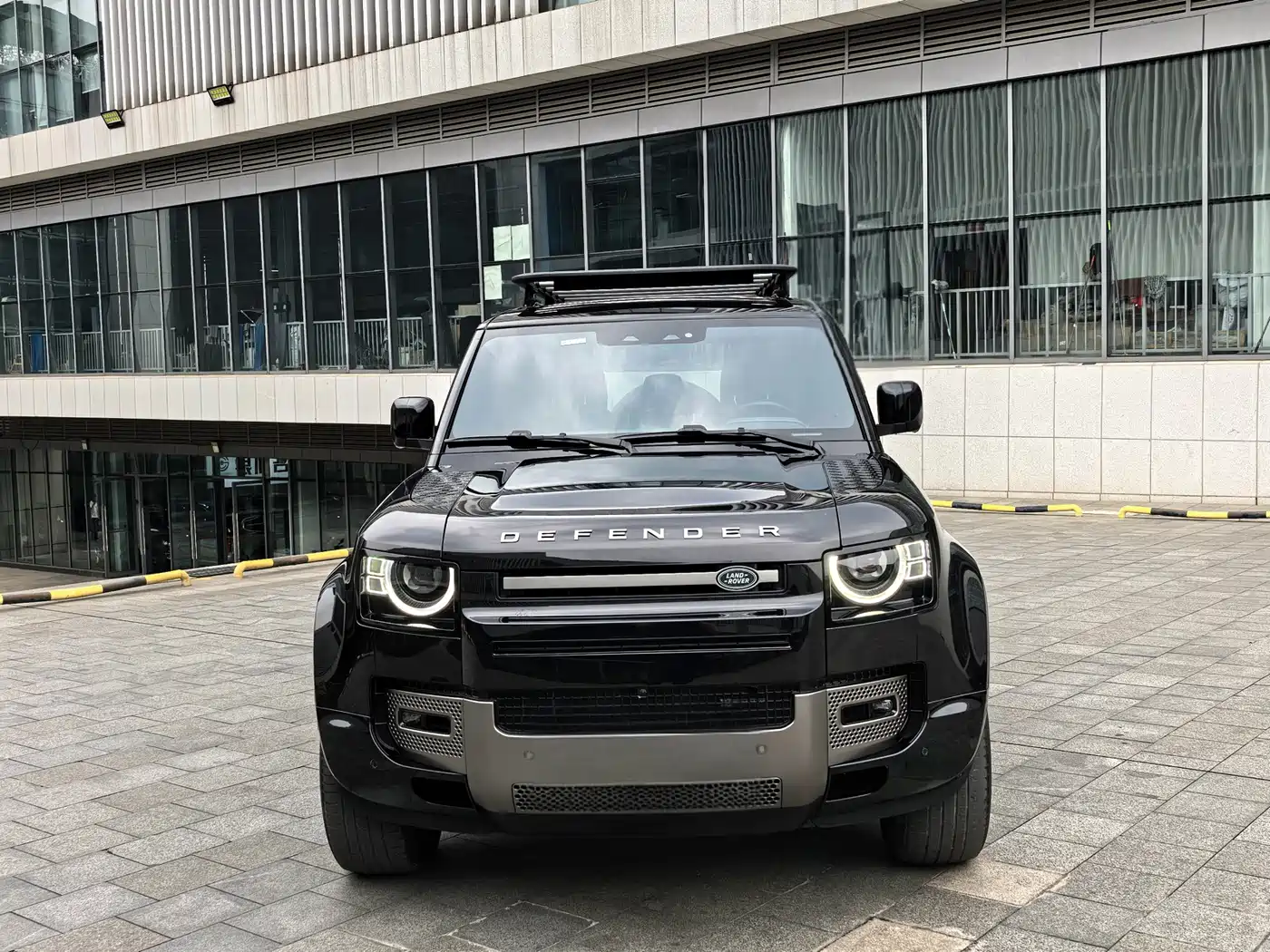 Land Rover Defender 2022 110 P400 X-DYNAMIC HSE фото 2