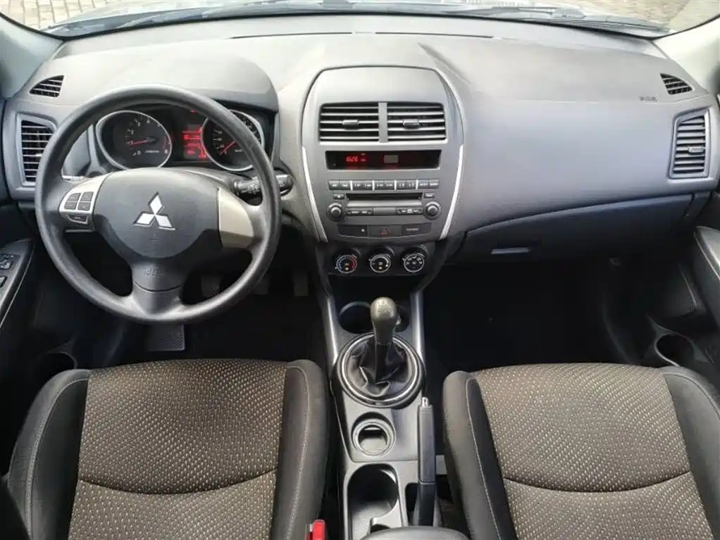 Mitsubishi ASX 2013 1.6L Manual 2WD Standard фото 5