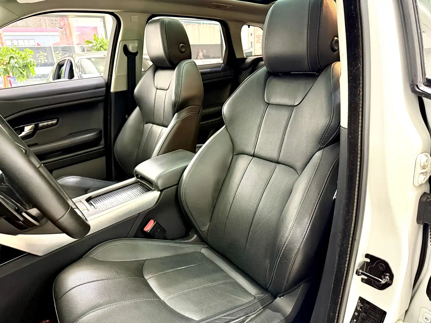Land Rover Range Rover Evoque 2018 240PS SE DYNAMIC Smart Edition фото 13
