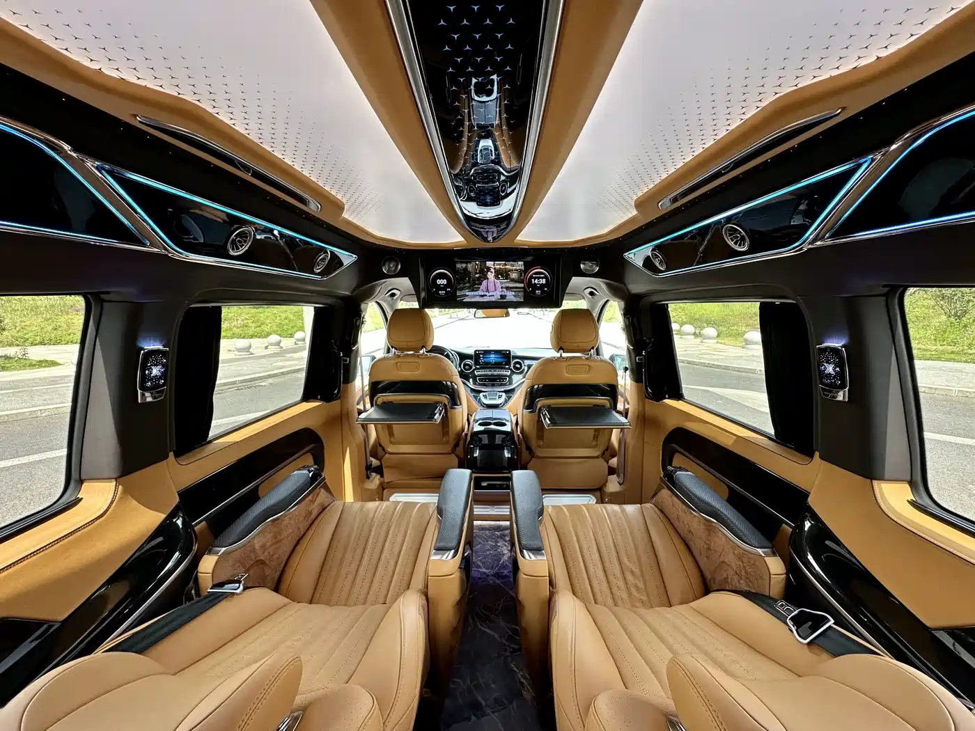 Mercedes-Benz V-Class 2022 V 260 L Long Wheelbase Luxury Edition фото 13