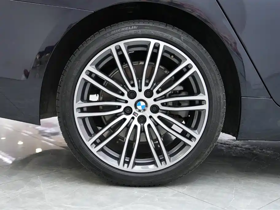 BMW 5 Series 2018 Facelift 530Li Leading M Sport Package фото 4