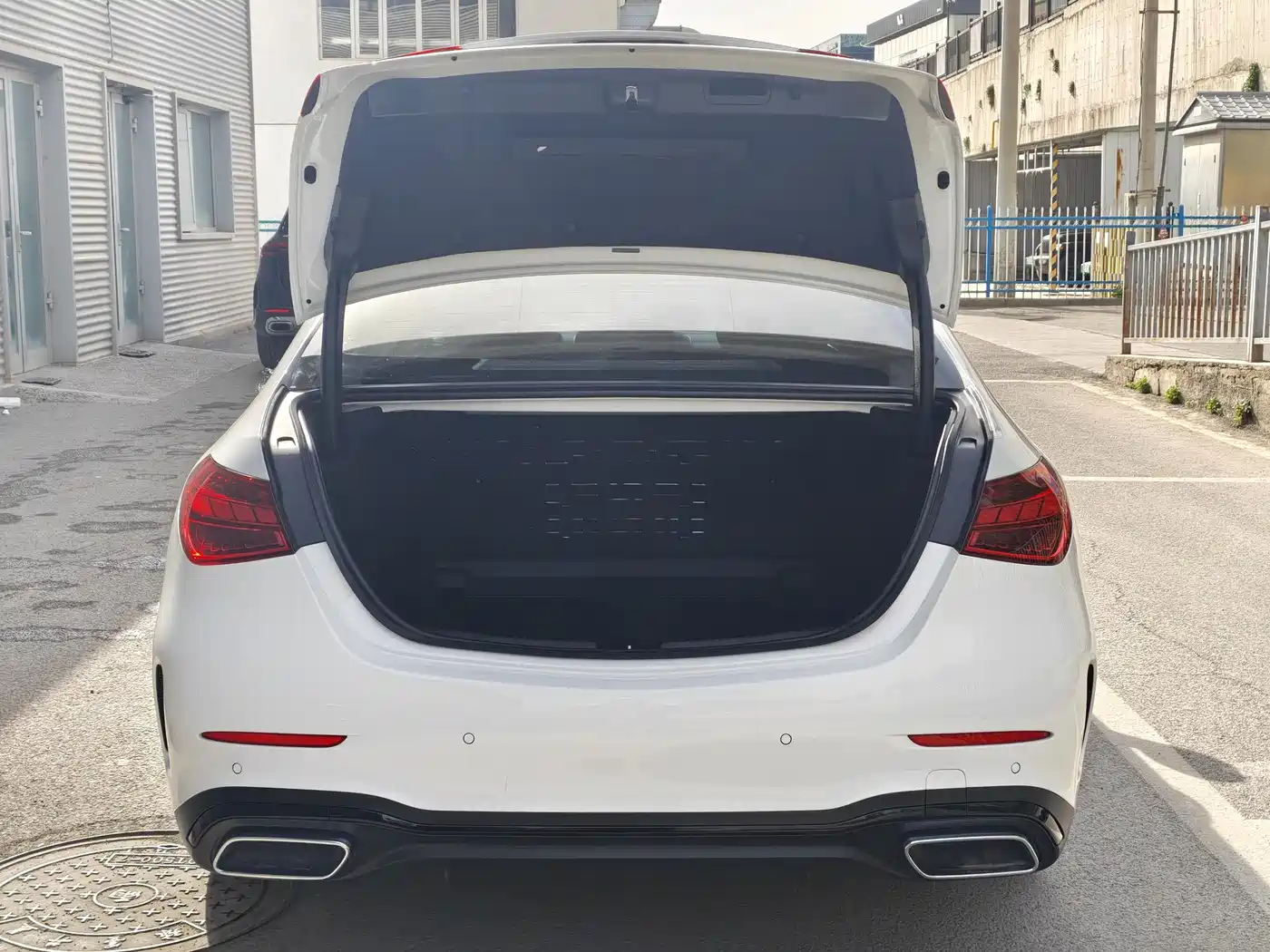Mercedes-Benz C-Class 2024 C 260 L Night Edition Sport фото 8