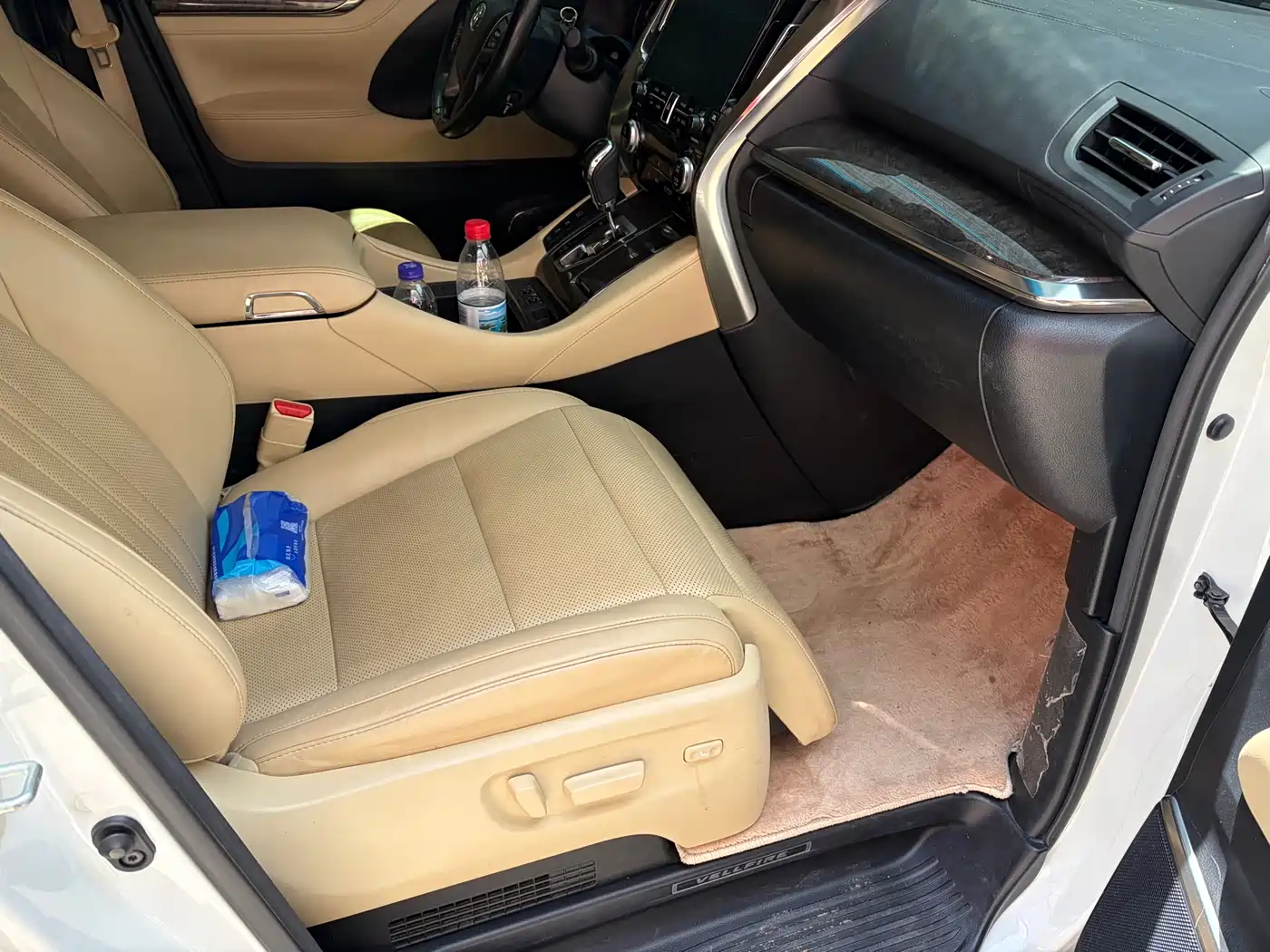 Toyota Vellfire 2020 Twin Engine 2.5L HV Premium Edition фото 13