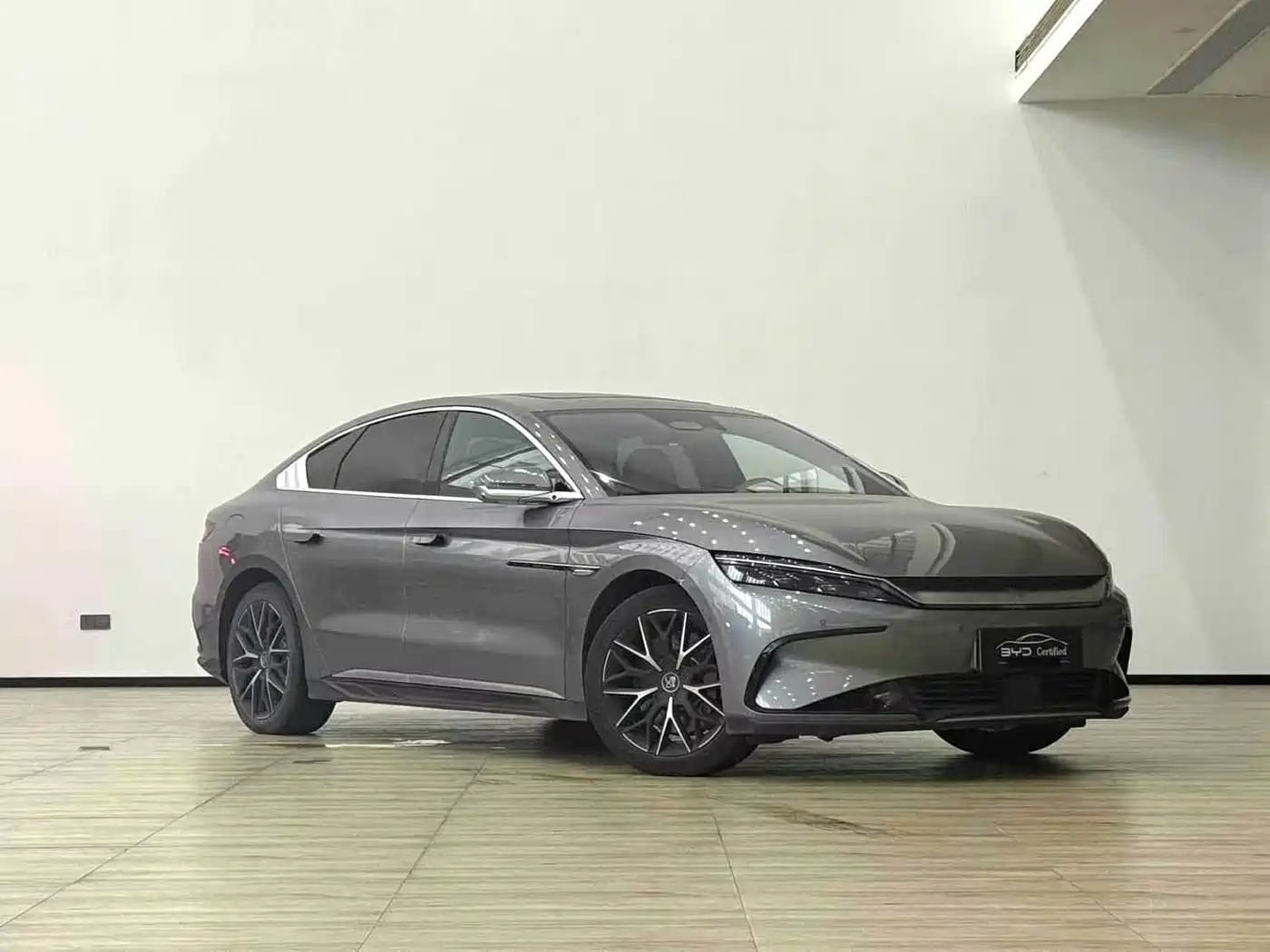 BYD Han 2024 EV Glory Edition 610KM AWD Celestial Eye Smart Driving фото 3