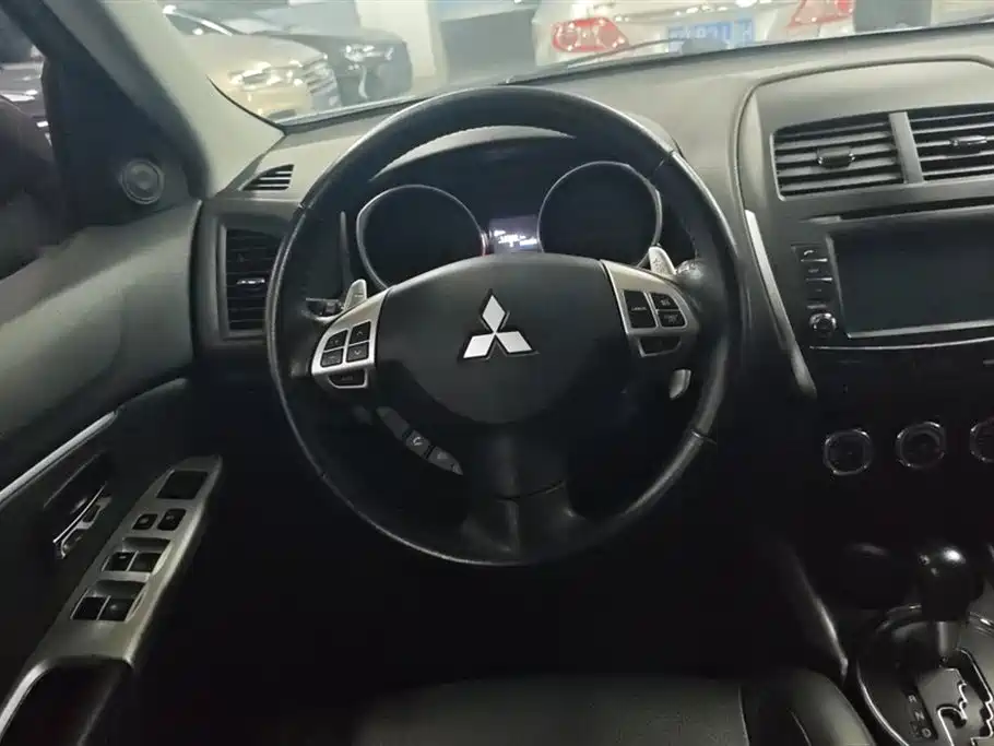 Mitsubishi ASX 2013 2.0L CVT AWD Flagship Edition фото 15