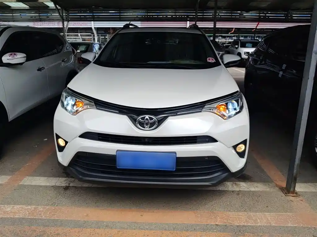 Toyota RAV4 Rongfang 2016 2.0L CVT 2WD Trend (China V) фото 3