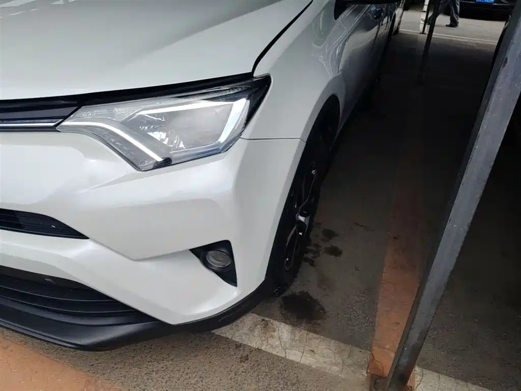 Toyota RAV4 Rongfang 2016 2.0L CVT 2WD Trend (China V) фото 24