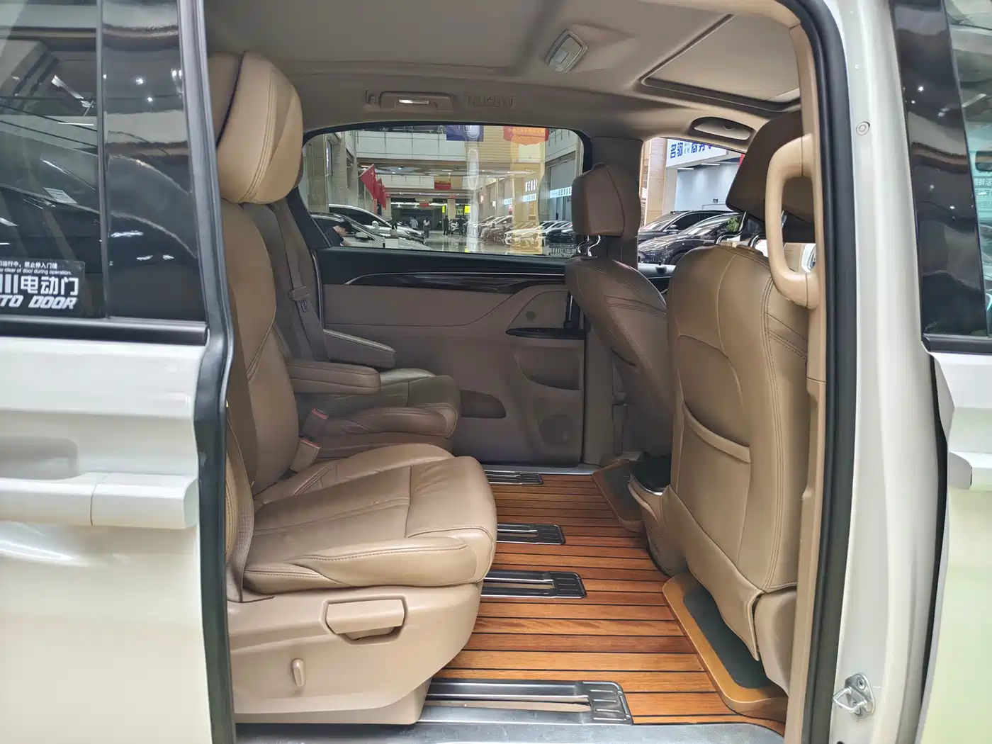 Buick GL8 2017 ES 28T Premium China V фото 17